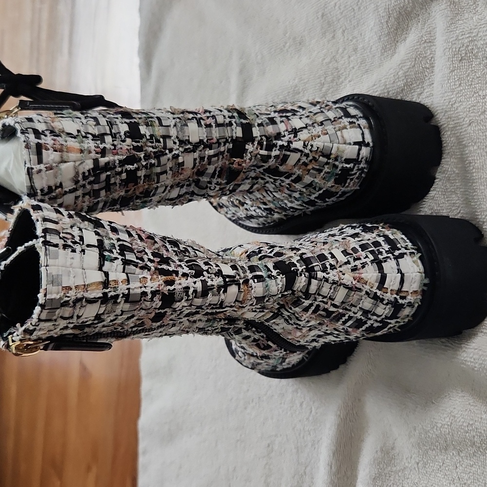 Chanel tweed combat boots - Picture 4 of 7